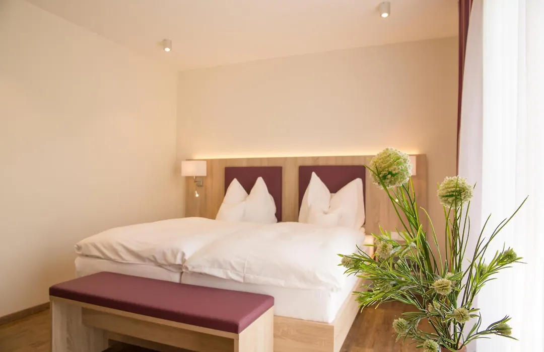 Hotel Zur-Borke-1