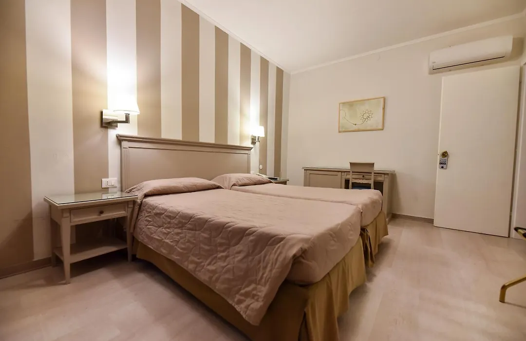 Hotel Bristol-1