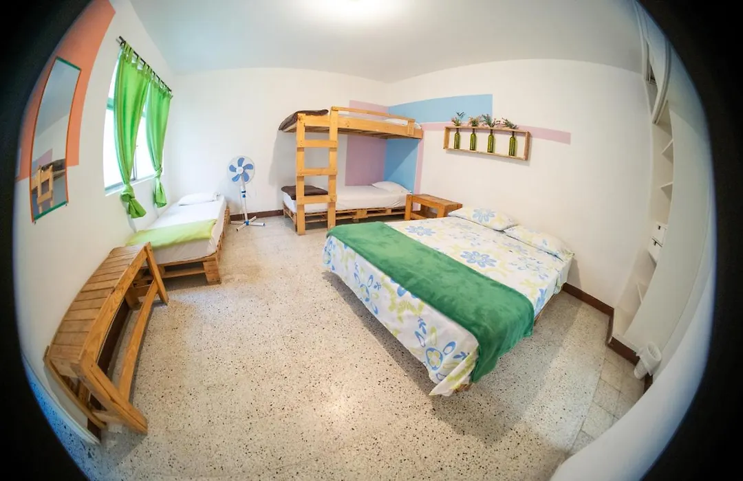 Hostal Paz Y Vida-1