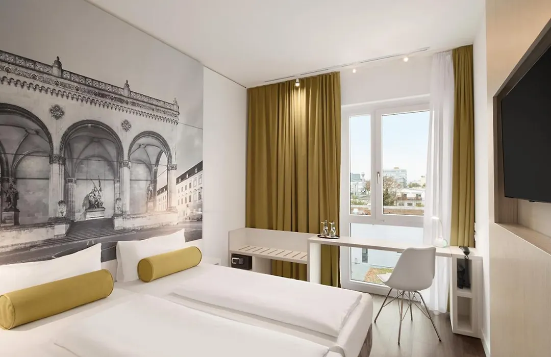 Super 8 By Wyndham Munich City North-1