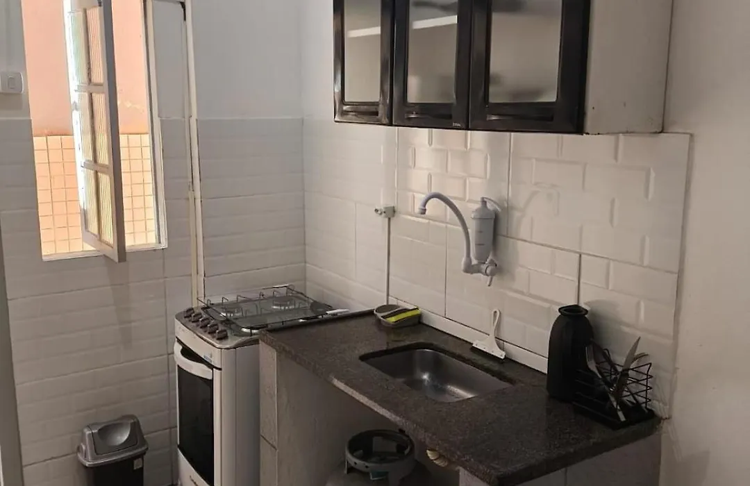 Apto térreo de um quarto com varanda, 550m da Praia de Itaparica-1