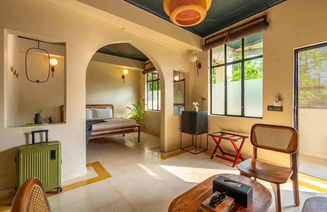 LetsBunk Poshtel&Suites-1