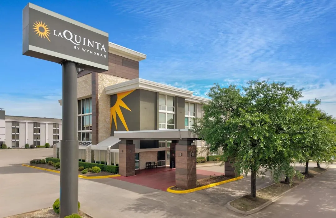 La Quinta By Wyndham Dallas I-35 Walnut Hill Ln-1