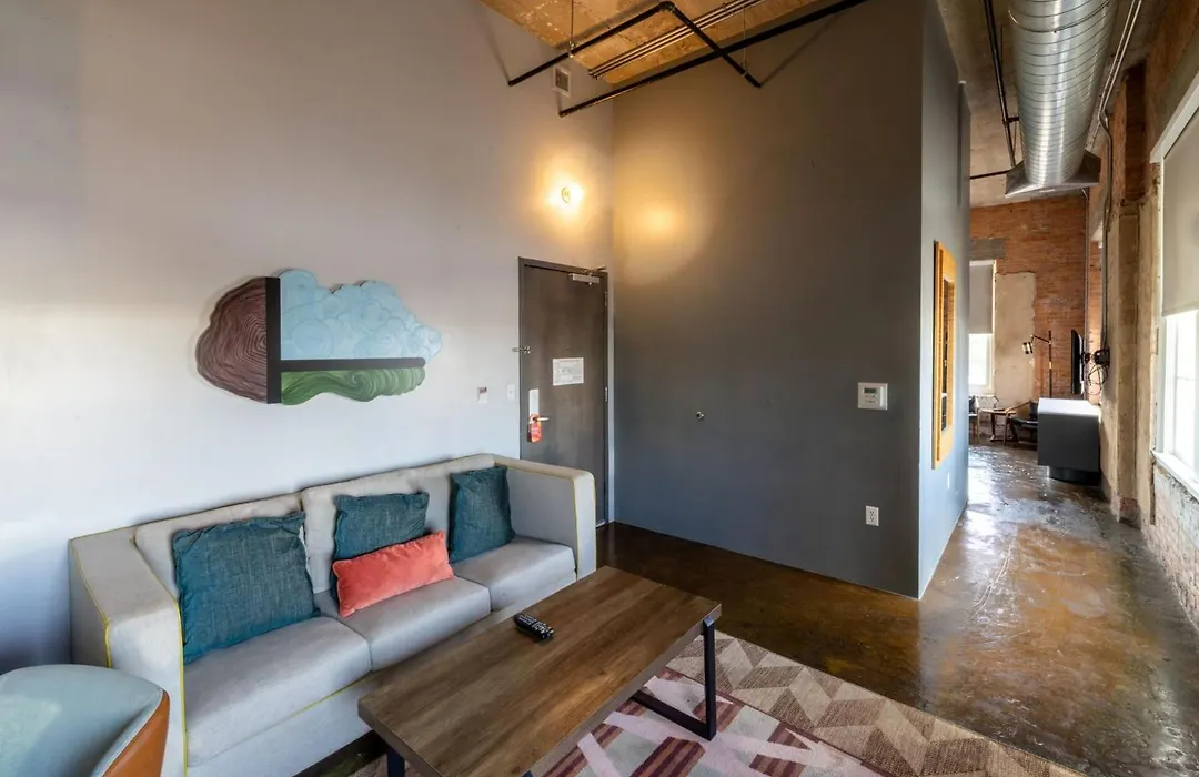 Canvas Hotel Dallas-1