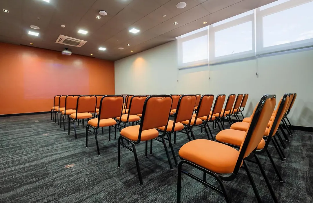 Ibis Porto Alegre Assis Brasil - Estacionamento Gratuito Para Hospedes-1