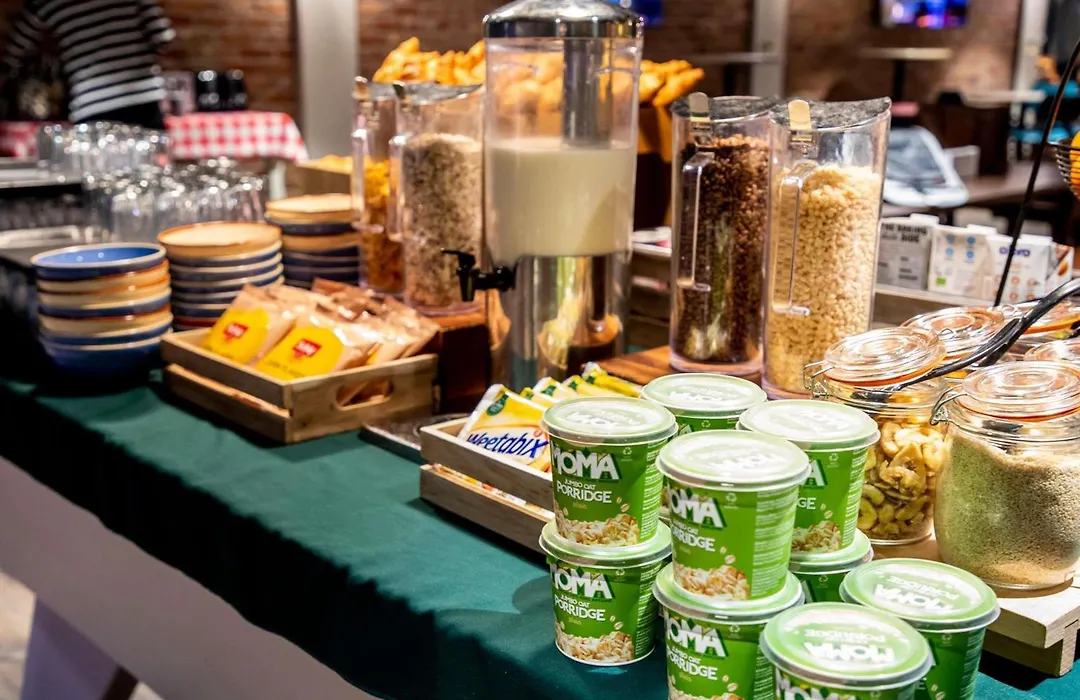Ibis Styles Glasgow Central-1