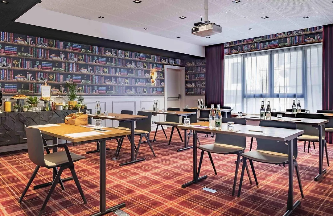 Mercure Paris Bercy Bibliothèque-1