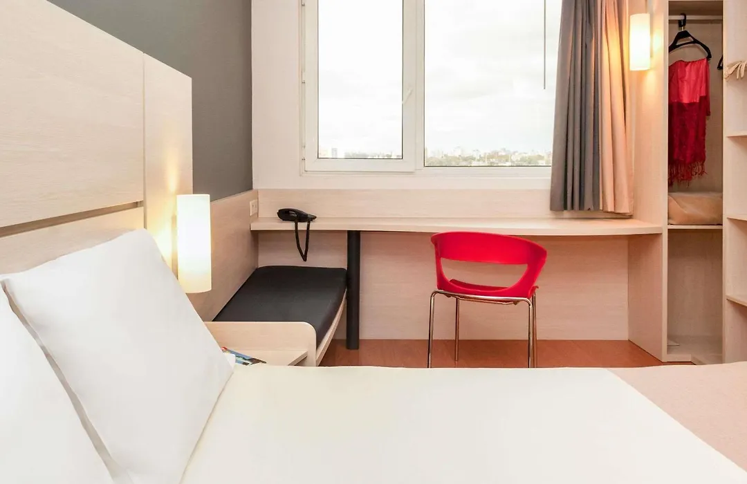 Ibis Montevideo Rambla-1
