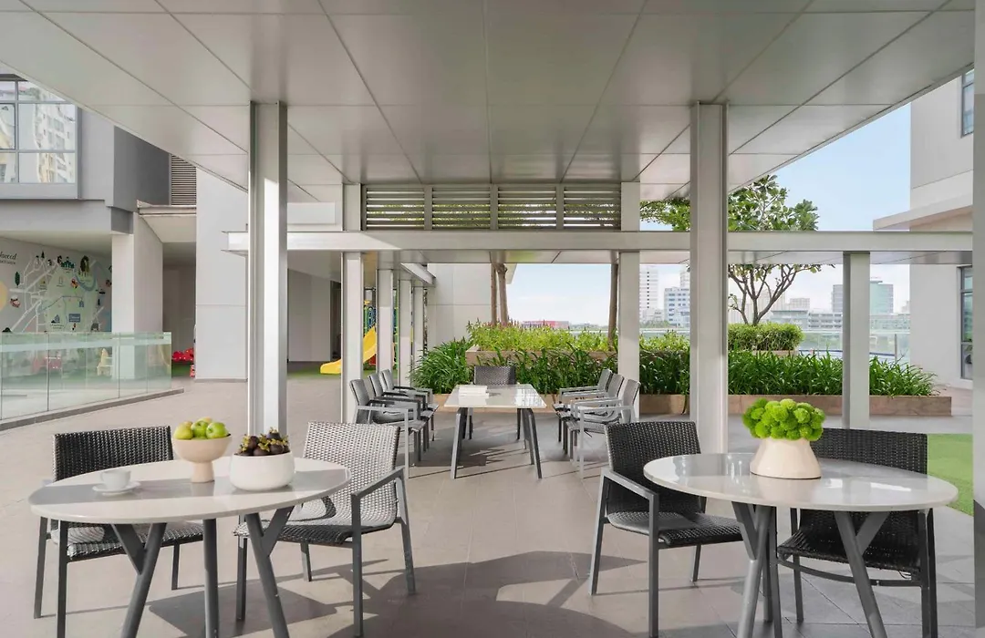 Oakwood Residence Saigon-1