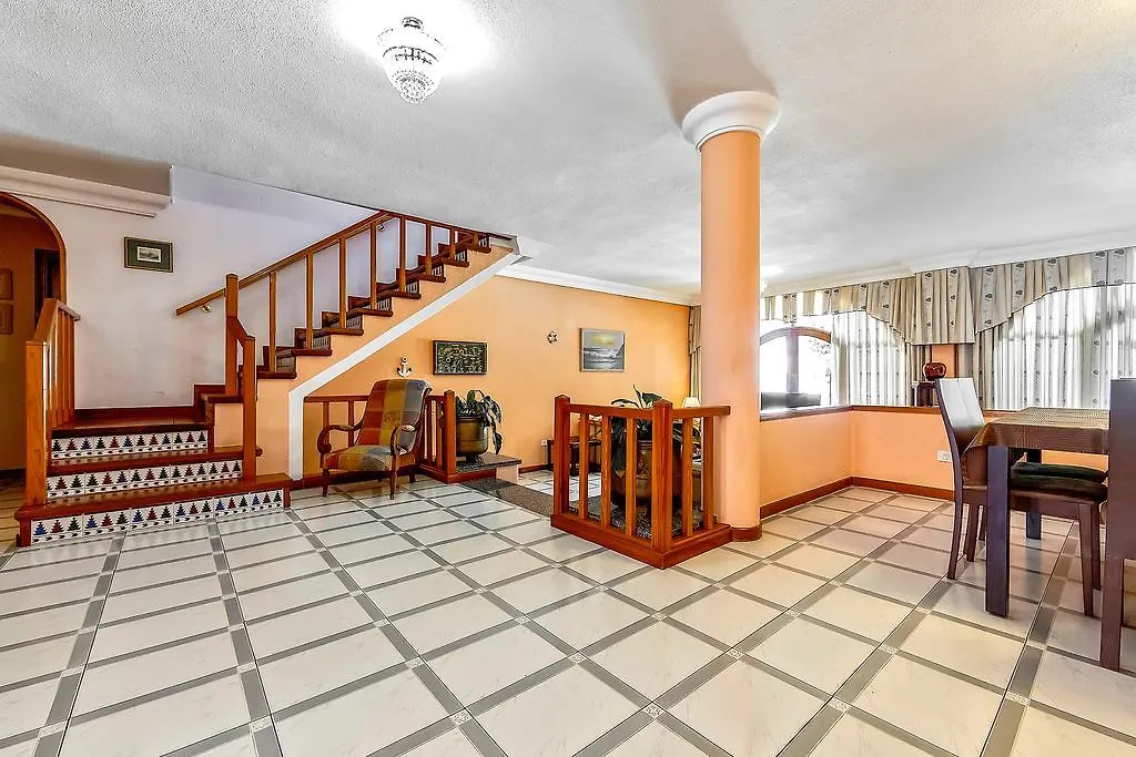 Las Americas Family Inn-1