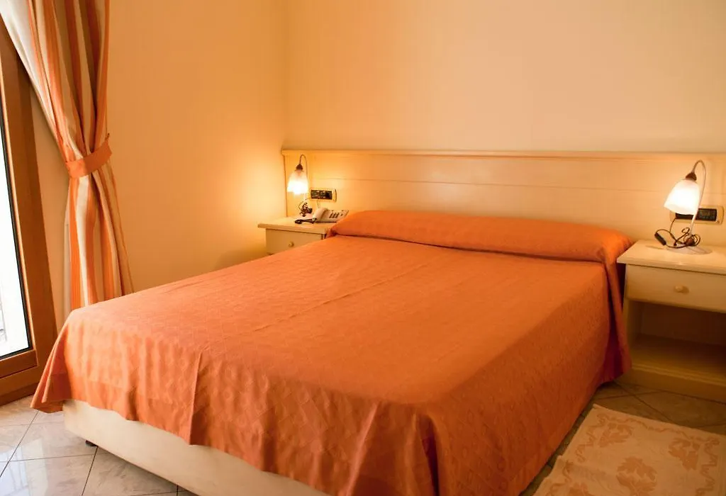 Hotel Stella 2000-1