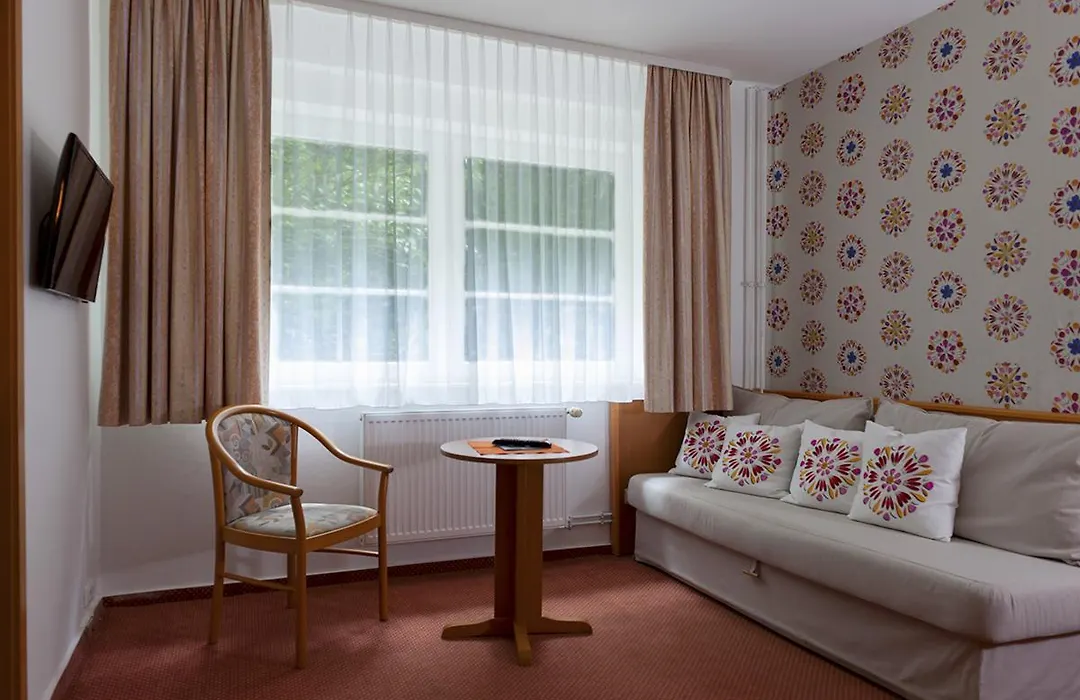 Waldhotel Am Ilsestein-1