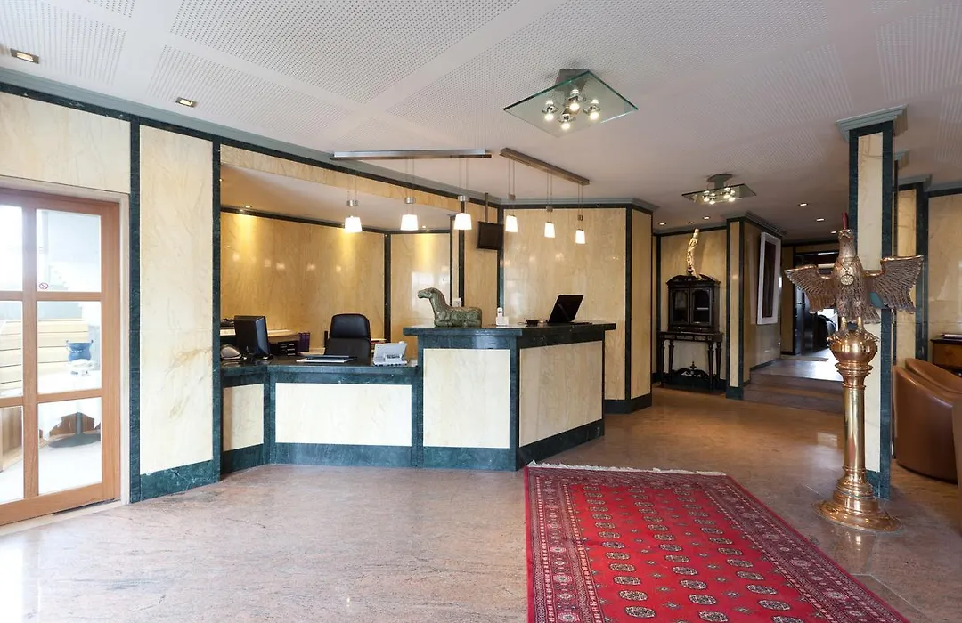 Hotel Approach-1
