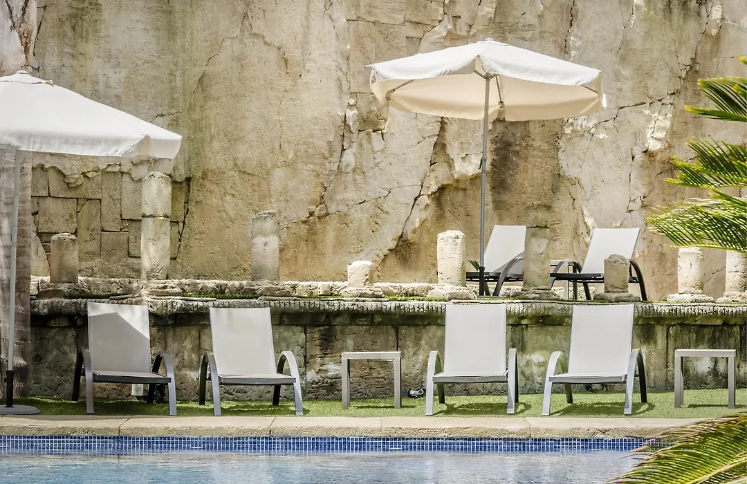 Exe Cunit Suites & Spa-1