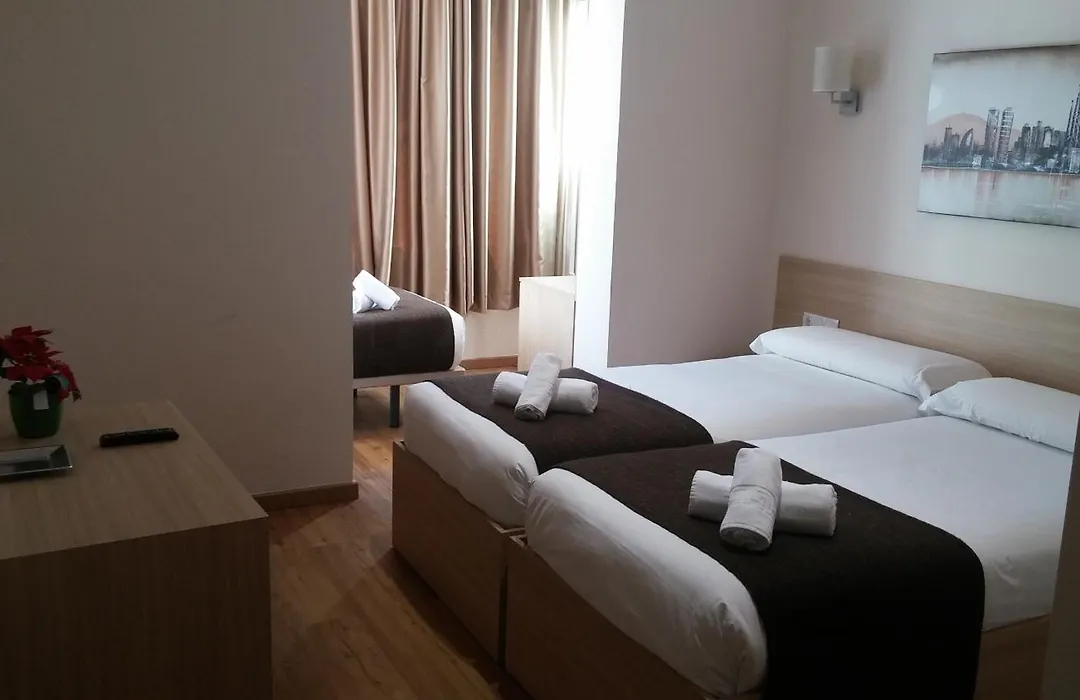 Hostal Barcelona Travel-1