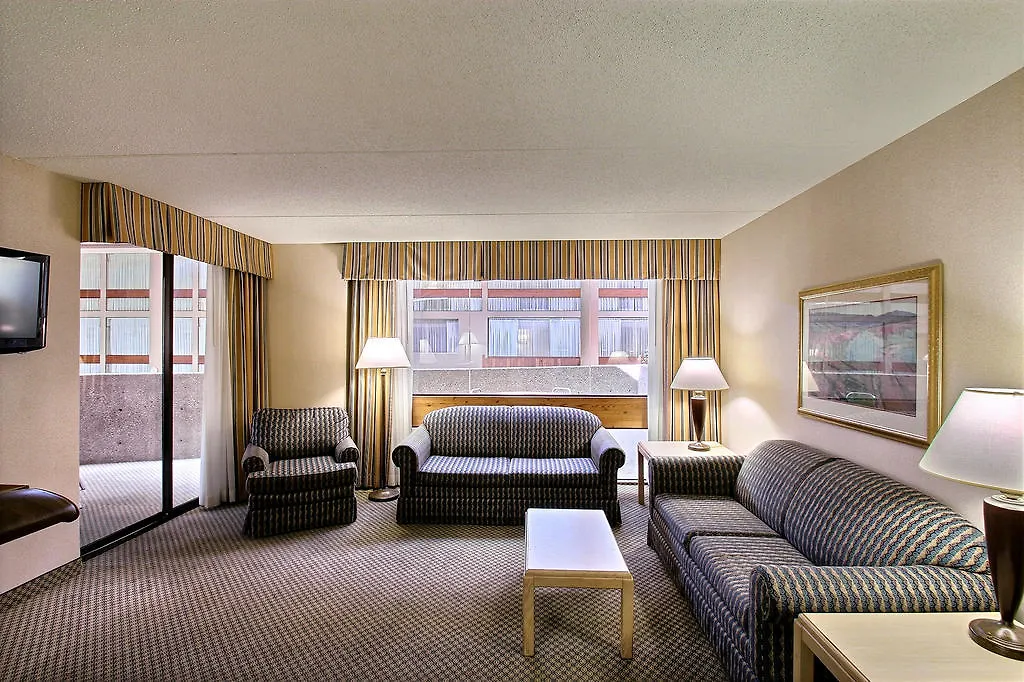 Hotel Muscatine-1