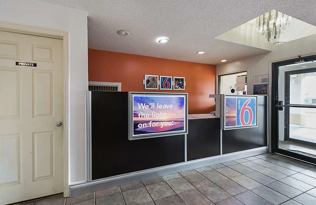 Motel 6 Enterprise Al-1