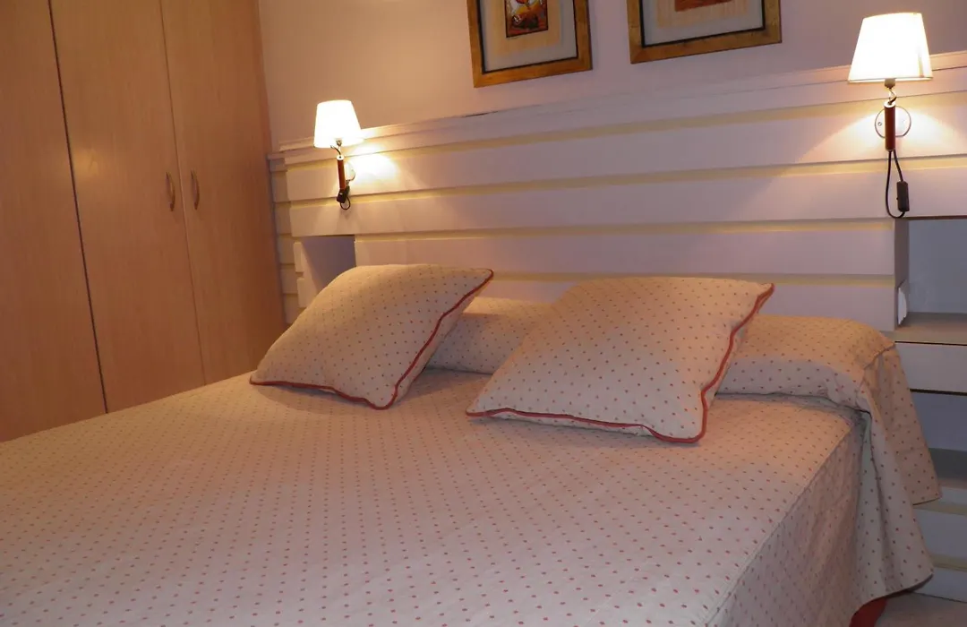 Apartaments St. Jordi Comtal-1