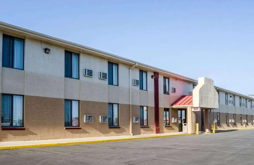 Econo Lodge Ottawa-1