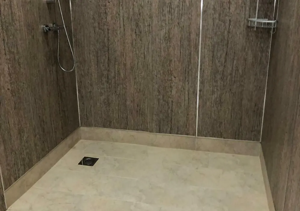 De Courceys Manor Suites & Cottages-1