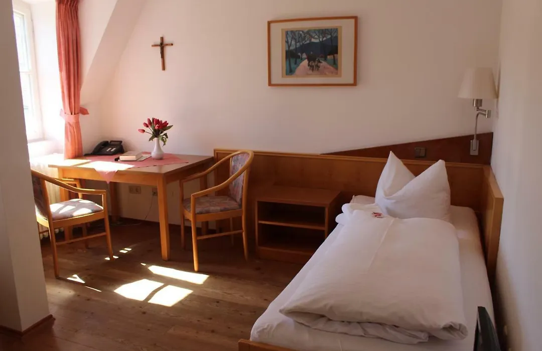 Kloster Benediktbeuern - Gästehaus der Salesianer Don Bosco-1