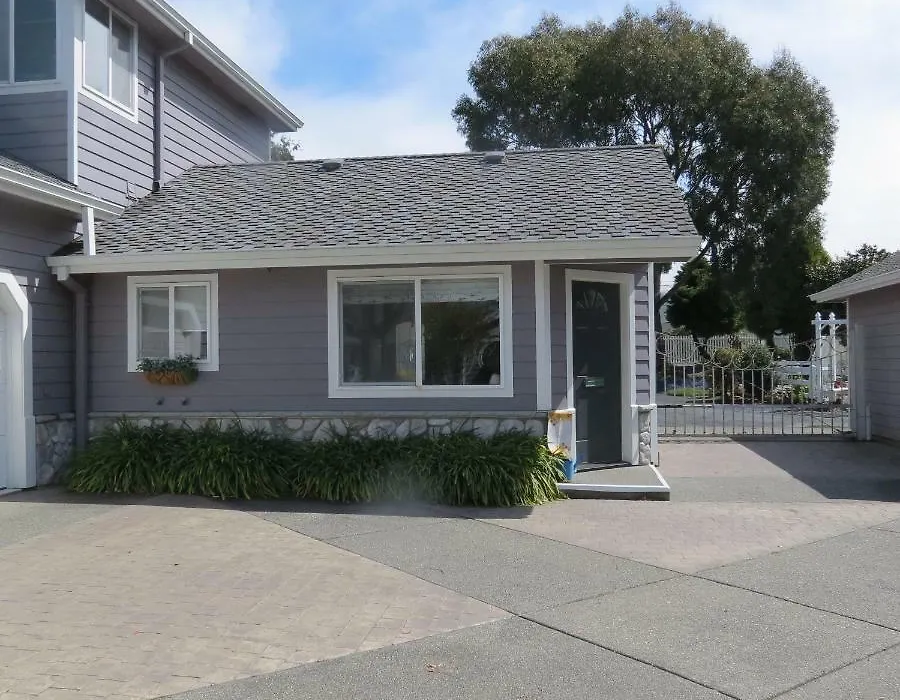 Tanbark Shores Guest Suite-1