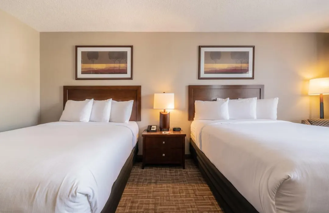 Hotel Kelowna & Conference Centre-1