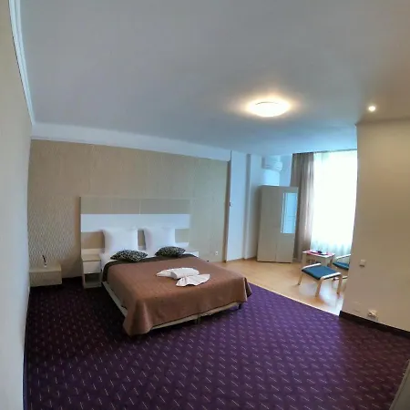Hotel Mon Caprice-3