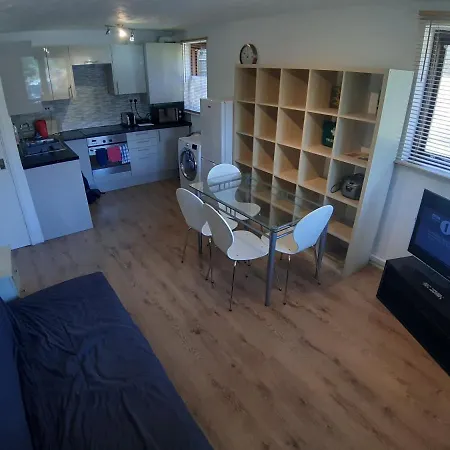 Canary Wharf Apartment-3