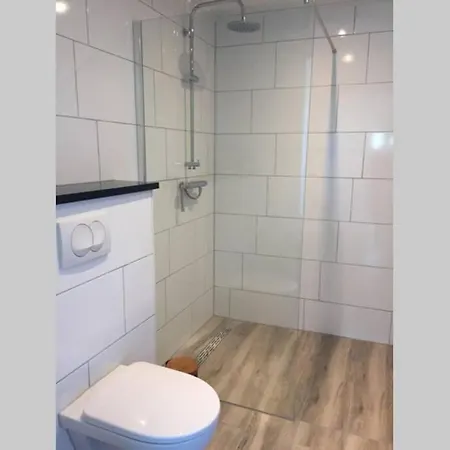 Bungalow op bedrijf met melkkoeien-2