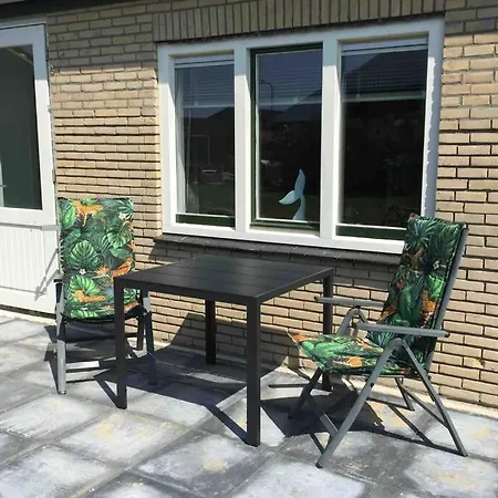 Bungalow op bedrijf met melkkoeien-3