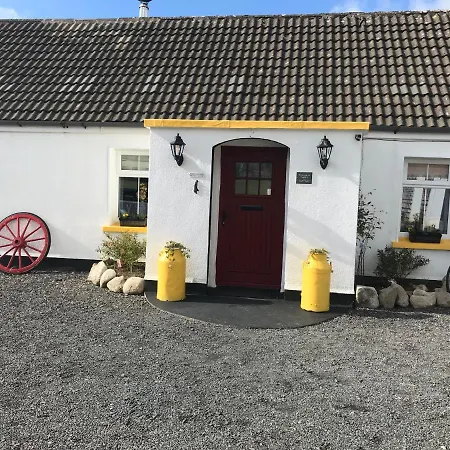 Toddys Cottage & Stables-3