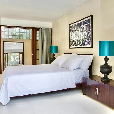 Villa Emma | Heart Of Seminyak | 350M Beach-2