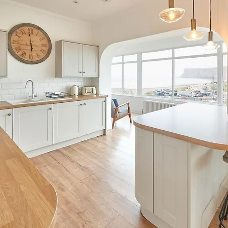 Burnsyde Beach House - With Sea Views-3
