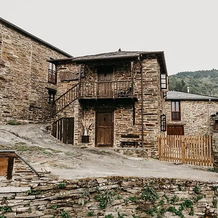Casas De Outeiro-2