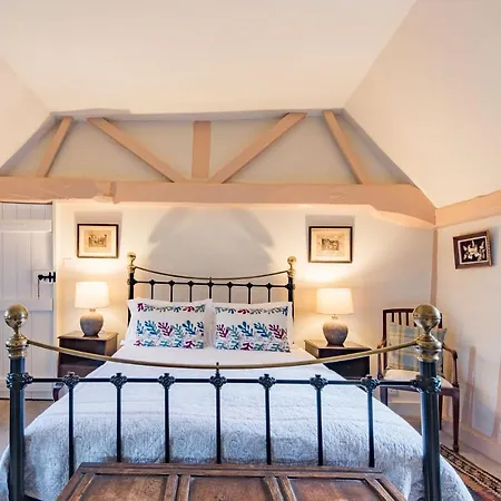 Bonnington Cottage By Bloom Stays-3