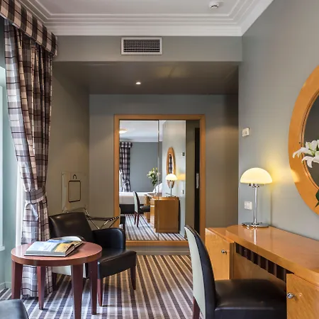 Room Mate Larios-3