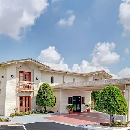 Travelodge By Wyndham North Richland Hills/Dallas/Ft Worth-2