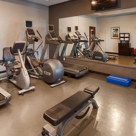 Best Western Plus Winnipeg Airport Hotel-3