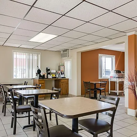 Econo Lodge Hays I-70-3