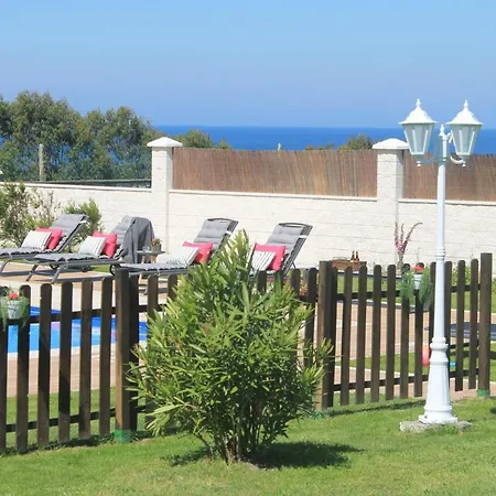 Luxury Singular Villa Carolina-2