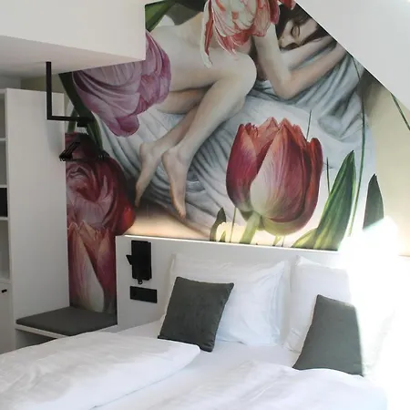 Art-Inn-2