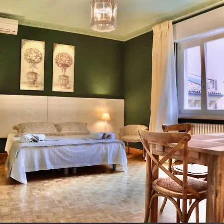La Casetta Di Lina Rooms And Apartments-3