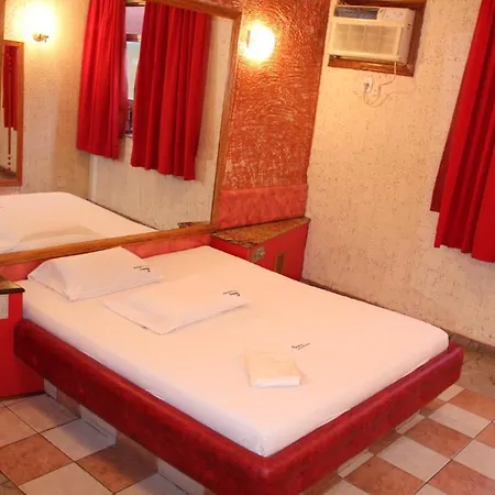 Shelton Hotel (Adults Only)-3