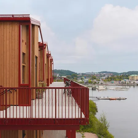 Waterfront Cabins Studio Apartments-3