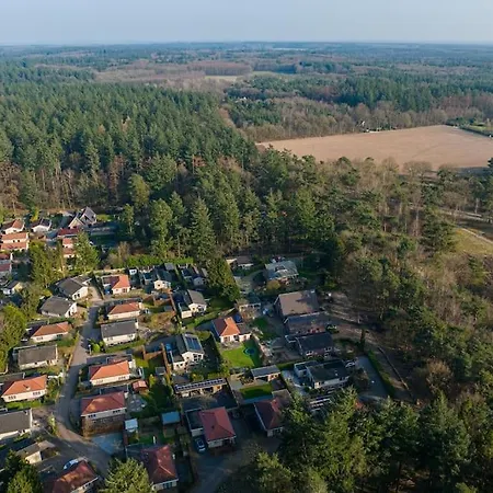Ruim vakantiehuis met mooie tuin op de Veluwe-2