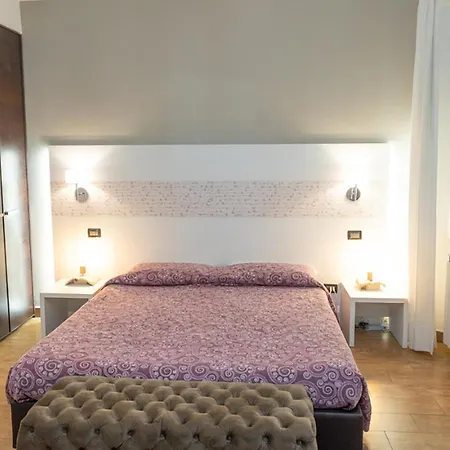 Locanda dei Poeti Rooms&Apartments-2