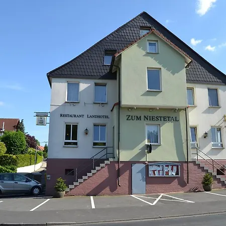 Landhotel Zum Niestetal-3