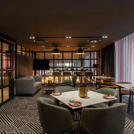Radisson Red Hotel Johannesburg Rosebank-3