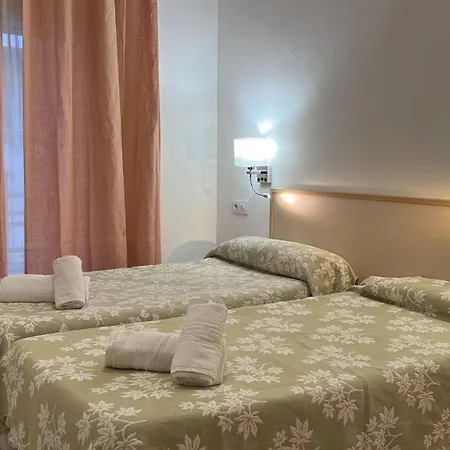 Hostal Alhambra Tarragona-3